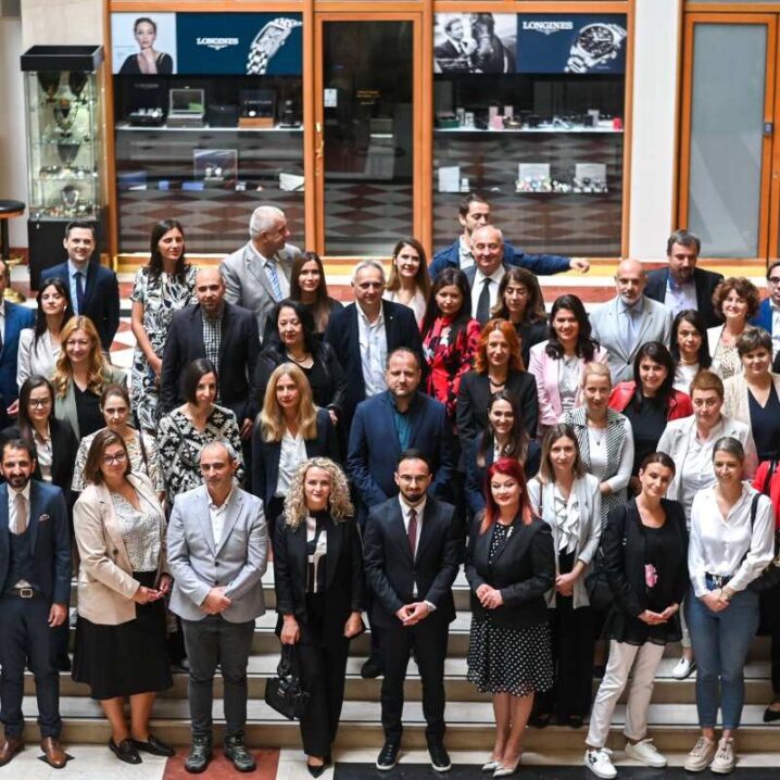 1727422440160-1600×800